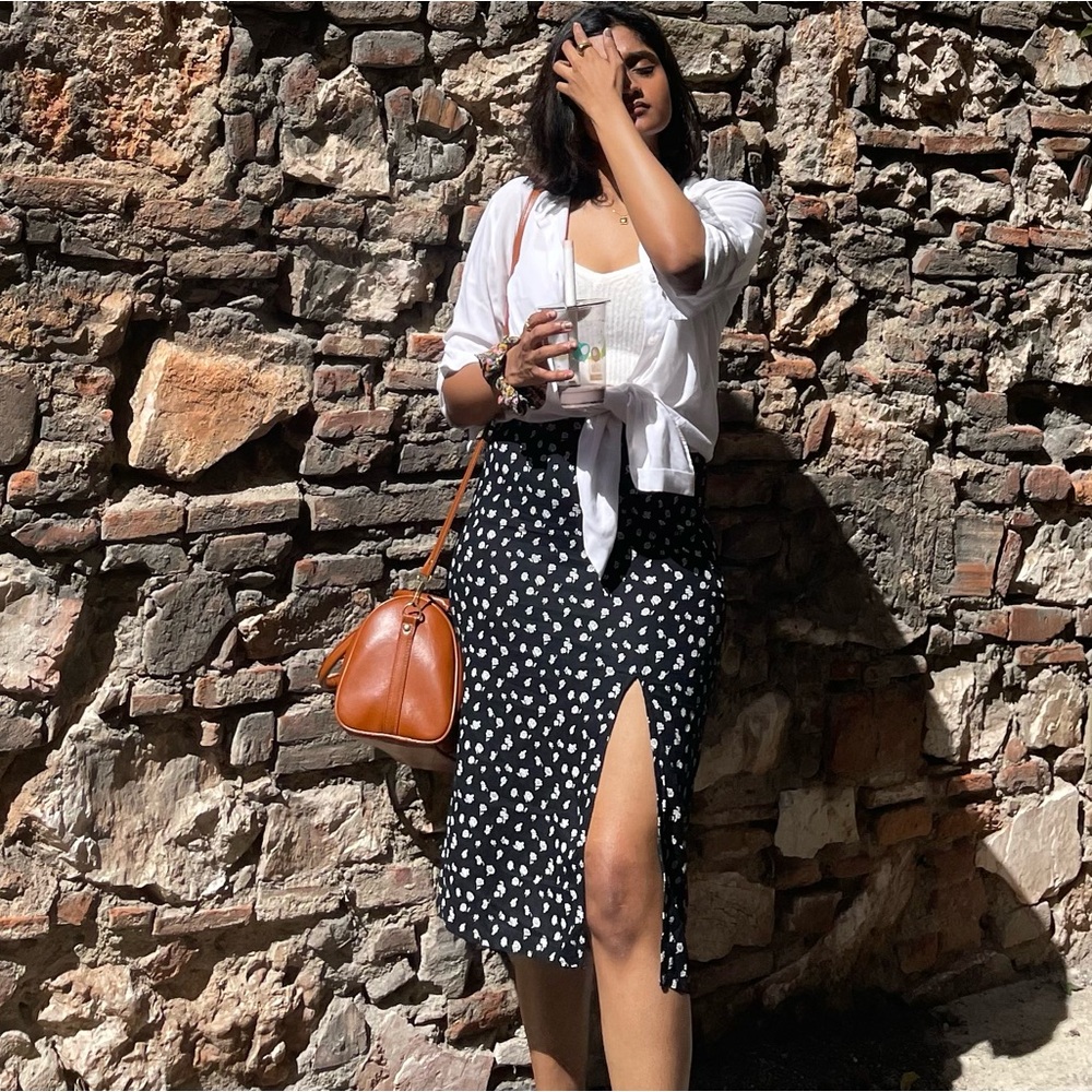 Hollister High-rise Crepe Midi Skirt in Black